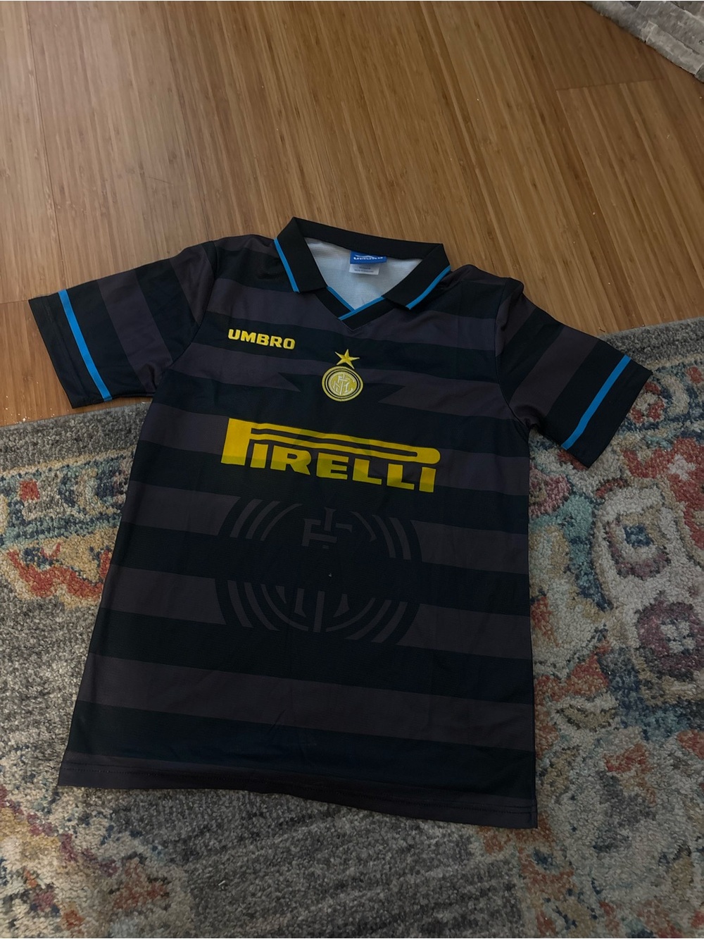 Ronaldo 9 Umbro men’s medium' Black & Blue Pirelli Soccer Jersey
